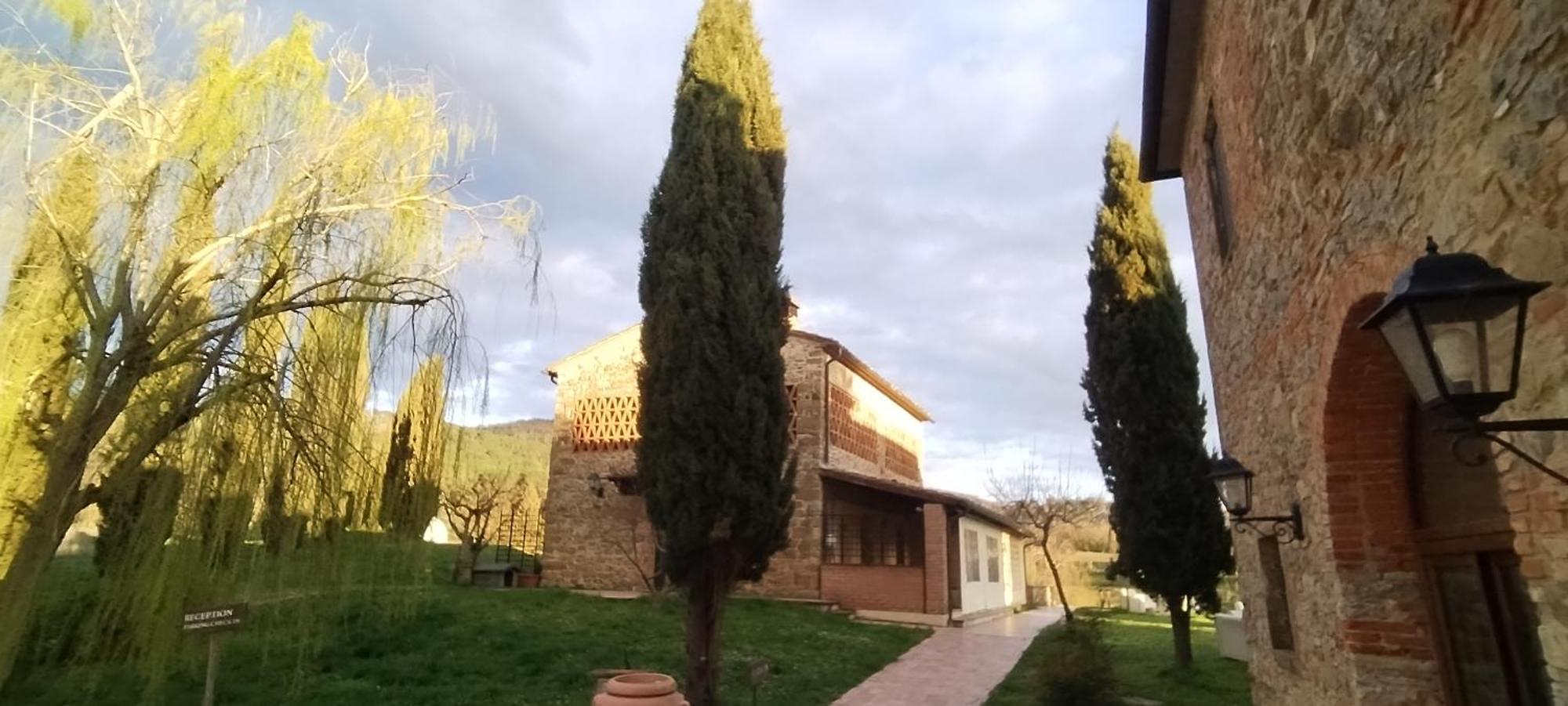 I Salici Agriturismo Badia Agnano Екстериор снимка